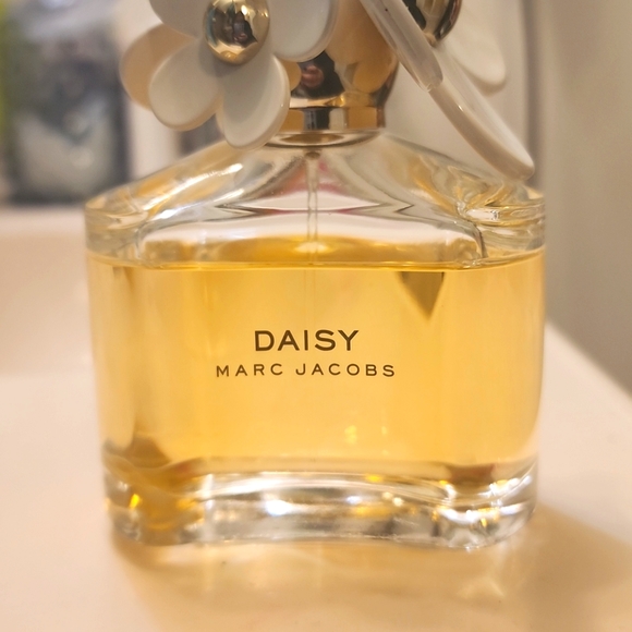 Marc Jacobs Daisy - Picture 2 of 2